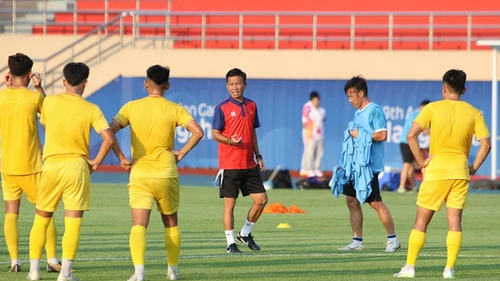 Nhà vô địch AFF Cup nhận trọng trách 'giải cứu' Khánh Hòa tại V-League