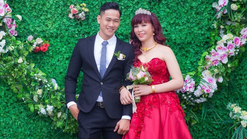 Tuyển thủ bóng chuyền nữ Việt Nam đột ngột nghỉ thi đấu khi đang chơi xuất sắc, kết hôn với doanh nhân bán đồ điện tử