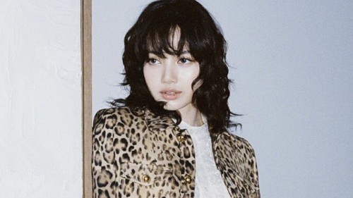 Lisa Blackpink trình diễn tại buổi hòa nhạc từ thiện 'Gala des Pièces Jaunes' ở Pháp