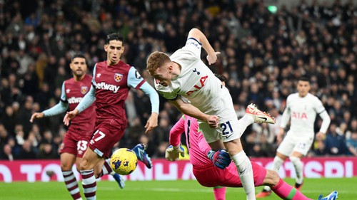 Kết quả bóng đá Ngoại hạng Anh vòng 15: Tottenham thua ngược, Newcastle thảm bại