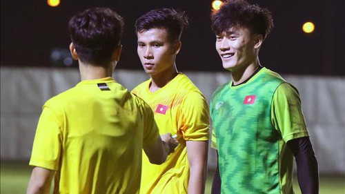 Bùi Tiến Dũng lập kỷ lục sạch lưới chưa từng có cho bóng đá Việt Nam, xứng danh ‘thủ môn quốc dân’ 