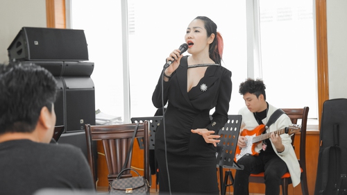 Ca sĩ Minh Thu tích cực tập luyện trước show 'Thu ca'