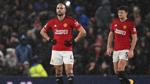 Công cùn thủ yếu, MU thảm bại 3 bàn không gỡ ngay trên sân nhà Old Trafford