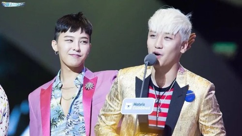 Tranh cãi nghi vấn fan Seungri "gài" G-Dragon like ảnh người em thị phi, ngờ đâu nam rapper lại có động thái cực phũ?