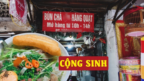 Cách buôn bán "cộng sinh" của nhiều hàng quán vỉa hè ở Hà Nội: Nét văn hoá thú vị nhưng cũng gây tranh cãi?
