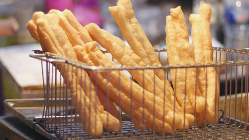 2 loại bữa sáng chứa đầy calo có thể làm tăng nguy cơ mắc bệnh tiểu đường, mỡ máu cao