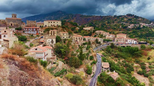 Bên trong hòn đảo được mệnh danh là “thánh địa mafia”, nơi thực hiện cảnh quay bất hủ trong phim 'Bố già', thu hút hàng triệu du khách mỗi năm