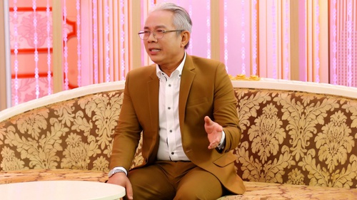 Nghệ sĩ Trung Dân: Nhìn bà xã quằn quại trong cơn đau xé ruột, tôi vô cùng xót xa 