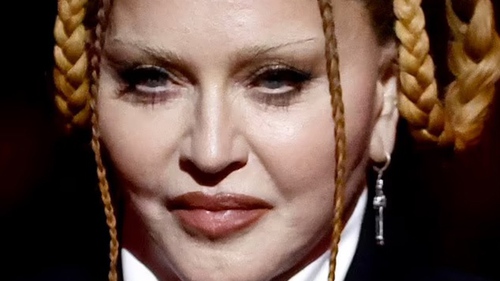 Madonna cuối cùng thừa nhận phẫu thuật thẩm mỹ sau lần xuất hiện không thể nhận ra tại lễ trao giải Grammy