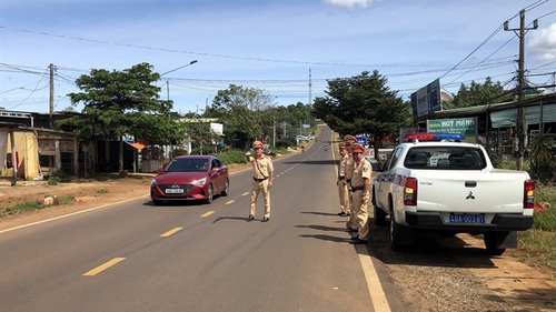 Kiểm tra, xử lý vụ Giám đốc Sở Thông tin và Truyền thông Đắk Nông vi phạm Luật Giao thông đường bộ