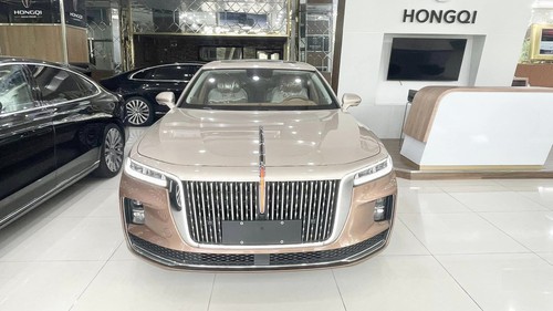 Hai xe 'giống Rolls-Royce' giảm giá hơn nửa tỷ ở Việt Nam: Từ 1,5 tỷ đồng được trang bị đẳng cấp xe chủ tịch