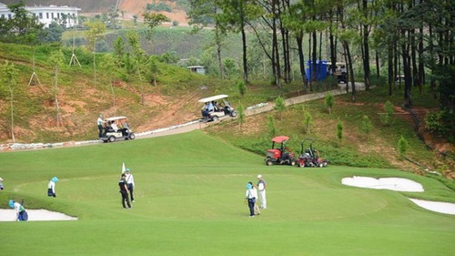 Truy thu hơn 8 tỷ đồng Tập đoàn FLC sử dụng nước trái phép để tưới cỏ sân golf