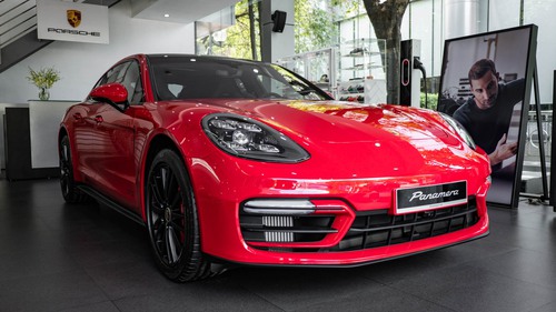 Để có Porsche Panamera đẹp long lanh ngày nay, hãng xe Đức phải vứt bỏ 4 mẫu thử, có mẫu không dám gắn logo vì trông chẳng liên quan