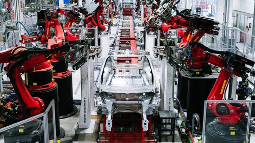 Elon Musk mơ thống trị thế giới xe điện nhưng không làm được, phải 'cầu cứu' ông lớn Trung và Hàn