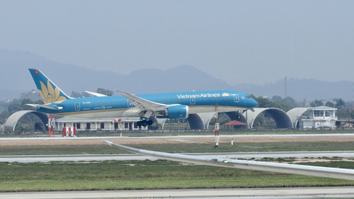 Cục Hàng không Việt Nam yêu cầu báo cáo vụ tiếp viên Vietnam Airlines bị bắt vì nghi xách ma túy