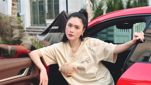 Nữ đại gia Đoàn Di Băng lần đầu khoe tài bếp núc, thành phẩm ra sao mà chưa ăn chồng đã muốn… vứt?