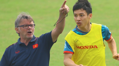 Đội trưởng tuyển Việt Nam: “4 ngày tập cùng HLV Troussier dài cứ như 2 tuần”