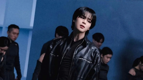 Fan khen nỗ lực giữ dáng của Jimin BTS cho màn solo