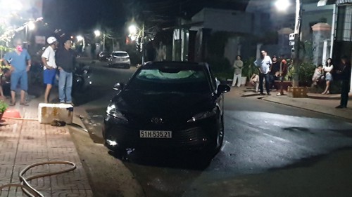 Vụ xe ô tô phát nổ, bốc cháy: Nạn nhân tự mang xăng đốt, tự tử trong xe