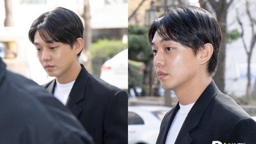 Yoo Ah In tiều tụy lộ diện ở buổi triệu tập điều tra 4 chất cấm, nhận tội và xin lỗi trước truyền thông, khán giả