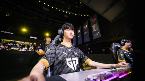 Chovy mắc bệnh đặc thù nghề nghiệp, fan ngậm ngùi: 'Do làm 'sống lưng vàng' quá lâu'