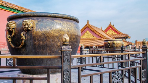 Càn Long hạ lệnh đúc 22 chiếc lu bằng vàng, sau khi Tử Cấm Thành thất thủ mới lộ tẩy âm mưu lừa dối Hoàng đế của Hòa Thân