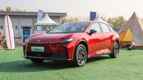 Chiếc xe 'nửa Toyota' sắp tới tay người dùng: Đi 600km một lần sạc, to như Camry mà giá ngang Vios