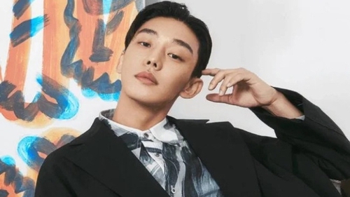 “Ảnh đế” Yoo Ah In bị bắt và khám xét nhà tìm bằng chứng tàng trữ ma túy chỉ vì… chiếc điện thoại di động