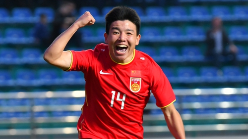 Nhận món quà ‘từ trên trời rơi xuống’, U20 Trung Quốc vào tứ kết dù kém điểm U20 Việt Nam