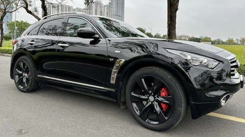 Hàng hiếm Infiniti QX70 lên sàn xe cũ, người bán chia sẻ: 'Bán rẻ gấp 4 lần giá mua mới dù mỗi năm chỉ chạy 11.000km'