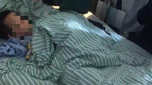 "Mẹ ơi con mệt quá, con ngủ một lát" - lời nói cuối cùng của cậu bé 9 tuổi ra đi vì bị ép học cả ngày lẫn đêm, cuối tuần vẫn kín lịch