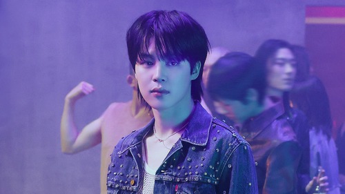 'Like Crazy' giành Quán quân Billboard Hot 100: Jimin đã tiến xa ra ngoài Kpop