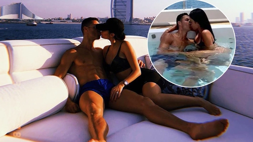 Bạn gái tiết lộ bị Ronaldo 'hành' trong phòng spa như thế nào?