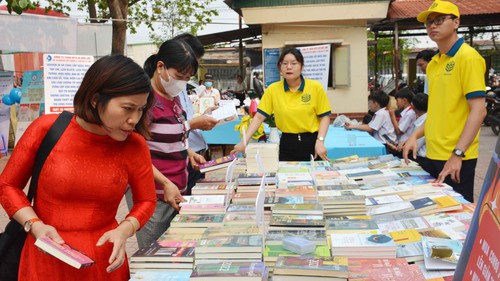 Góc nhìn 365: Nhậu nhiều, đọc ít, vì sao?