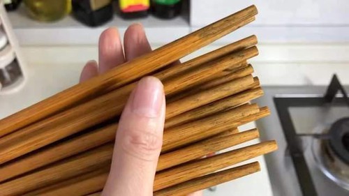 3 thứ có trong nhà bếp lâu năm lại vô cùng "độc" cho sức khỏe, không vứt bỏ ngay thì ung thư có thể ghé thăm bất cứ lúc nào