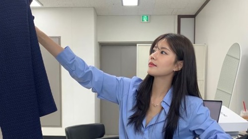 Bỏ việc lương 40 triệu/tháng để livestream bán hàng: Lời lãi chưa thấy đâu nhưng mệt hơn dân văn phòng