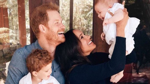 Con của Harry và Meghan không được mời đến lễ đăng quang của Vua Charles, còn cả hai vẫn chưa quyết định có tham dự buổi lễ hay không, lý do là gì?
