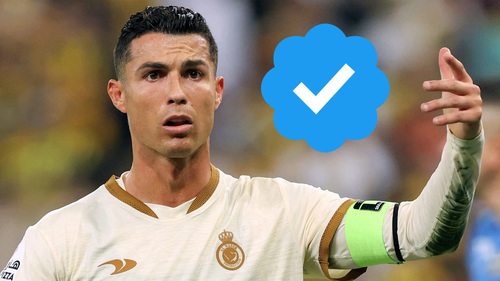 "Cay đắng" như Ronaldo: Mất tick xanh vì không chịu trả 8 USD, thế nhưng có người không trả đồng nào cho Twitter mà vẫn có biểu tượng này!