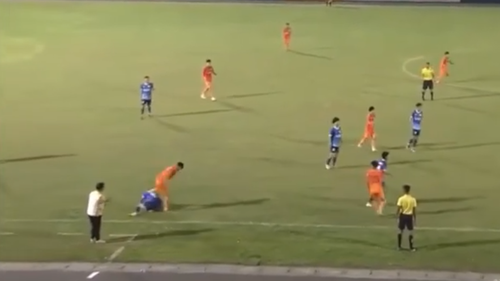 Tuyển thủ U20 Việt Nam tấn công đối thủ ở VCK U19 quốc gia, cảnh sát cơ động phải vào cuộc