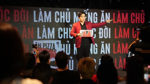 Lê Dương Bảo Lâm ra "sách để ăn" với triết lý gây bão cộng đồng mạng, tin được không?