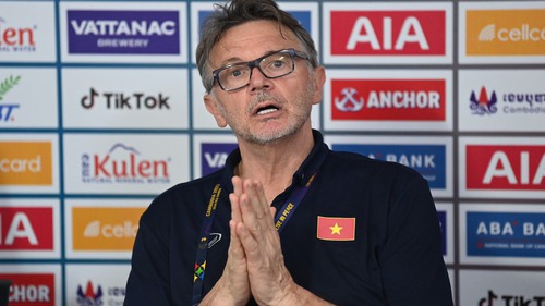 HLV Troussier: ‘Tôi muốn tạo triết lý khác với thời ông Park, đưa bóng đá Việt Nam tiệm cận châu lục’