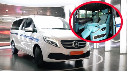 Bà mẹ trẻ độ Mercedes V-Class phong cách thương gia độc lạ tại TP.HCM: Có giường nằm, trần trang trí như Rolls-Royce