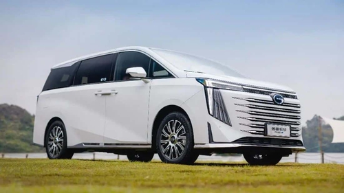 Hãng xe Trung Quốc ra mắt MPV đấu Alphard, khách Việt mua thì chạy từ Hà Nội vào Tây Nguyên vô tư với 1 bình xăng