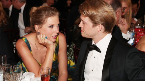 Netizen sốc khi Taylor Swift lại chia tay bạn trai, không ít người cợt nhả: 'Sắp có nhạc để nghe!'