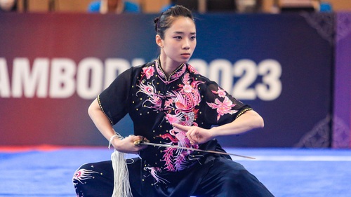 'Nữ hoàng wushu' Dương Thuý Vi đón sinh nhật tuổi 30 với tấm HCV SEA Games 32