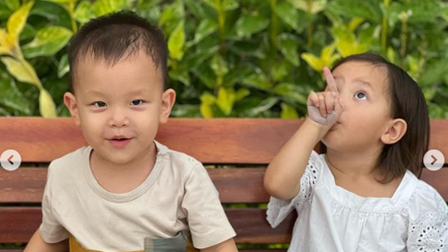 Bóc giá trang phục của Leon - Lisa nhà Hà Hồ: Chất vải xịn sò, thiết kế cực yêu mà giá cả phải chăng