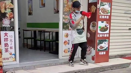 Bỏ việc văn phòng và dồn hết tiền tiết kiệm làm chủ, người đàn ông tuyên bố phá sản chỉ sau 1 tháng, lỗ 340 triệu đồng