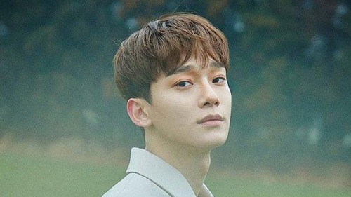 Chen (EXO) hoá anh hùng đời thực, cứu 1 nữ sinh bị nhóm 4 bạn học hành hung giữa đường