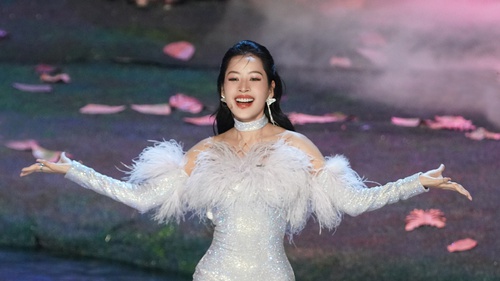 Weibo của Chi Pu ra sao sau 2 sân khấu bùng nổ tại 'Đạp gió 2023'?