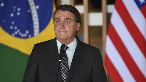 Cảnh sát Brazil tiến hành thẩm vấn cựu Tổng thống J.Bolsonaro